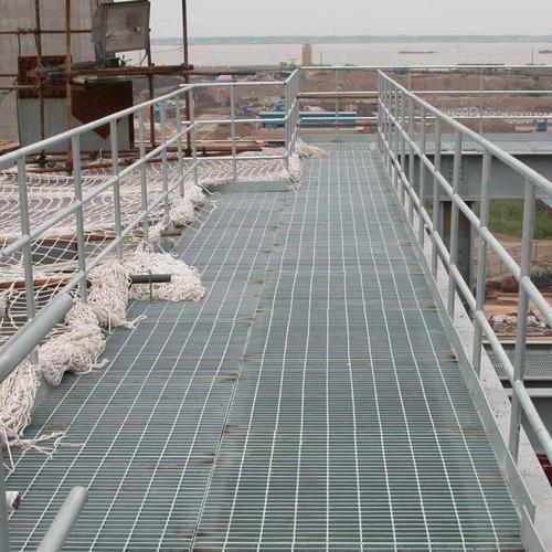 贵州厂家供货方行镀锌钢格板建筑材料钢格板人行踏板道路防护钢格板